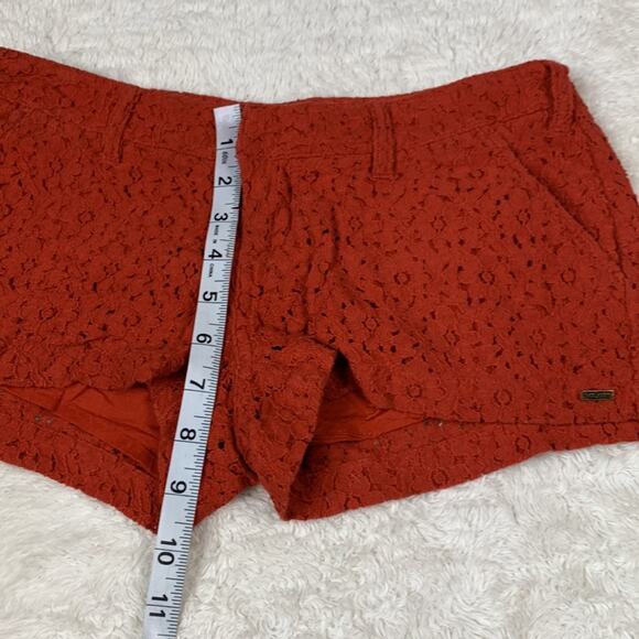 Volcom low rise burnt orange crochet overlay dressy shorts, size 0 - Picture 6 of 12